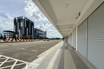  3-storey Corner Shophouses, Northbank Commercial Centre