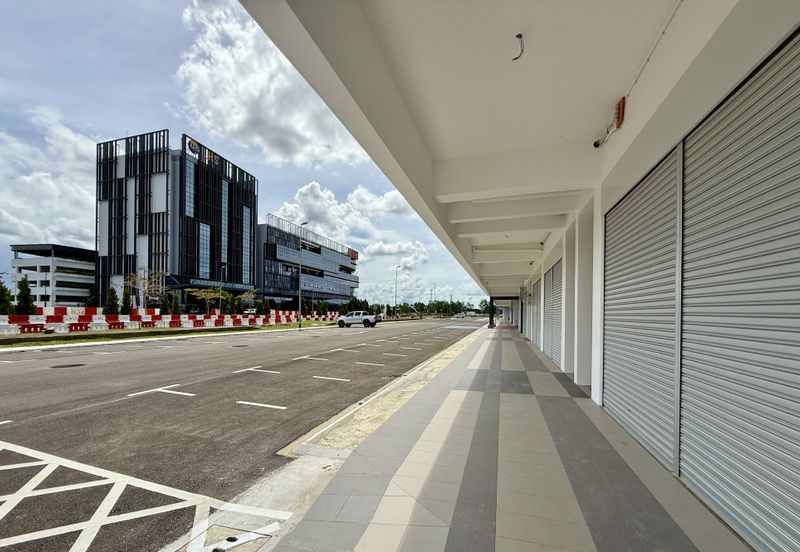  3-storey Corner Shophouses, Northbank Commercial Centre