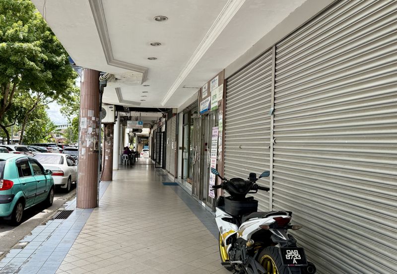 4-Storey Shophouse,  Bormill Estate