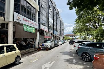 4-Storey Shophouse,  Bormill Estate
