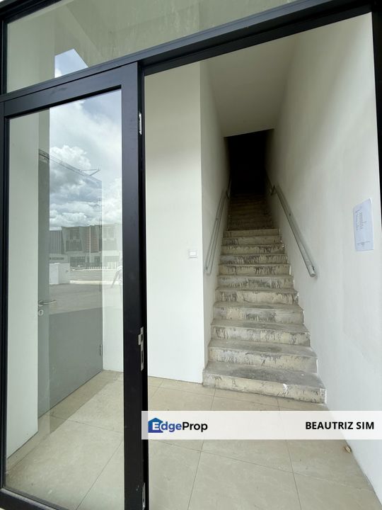 3-storey Semi-detached Showroom Pine Square, Jalan Batu Kawa, Sarawak, Kuching