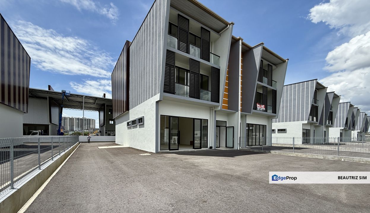 3-storey Semi-detached Showroom Pine Square, Jalan Batu Kawa, Sarawak, Kuching