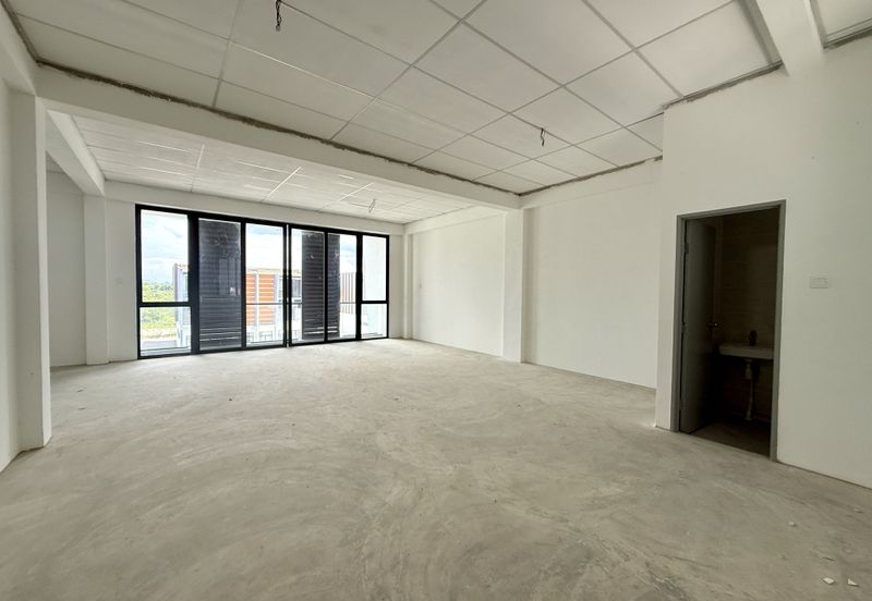 3-storey Semi-detached Showroom Pine Square, Jalan Batu Kawa