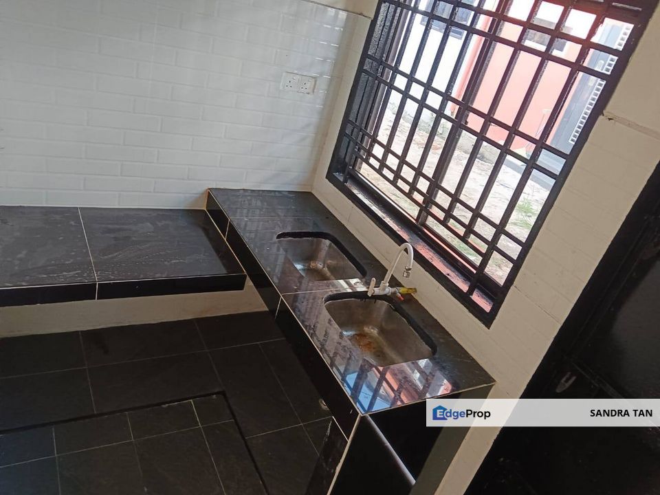 553, Jalan Senai Jaya 1/9 Double Storey Low Cost, Johor, Senai