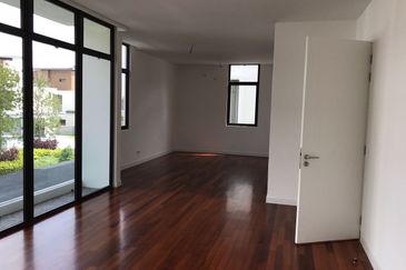 Home Tree, Long Branch @ Kota Kemuning, Shah Alam