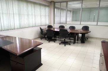 PUCHONG WAREHOUSE FOR SALE