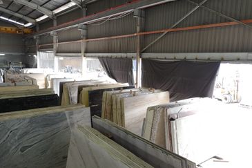 PUCHONG WAREHOUSE FOR SALE