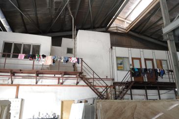PUCHONG WAREHOUSE FOR SALE