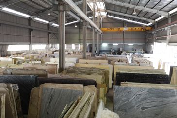 PUCHONG WAREHOUSE FOR SALE