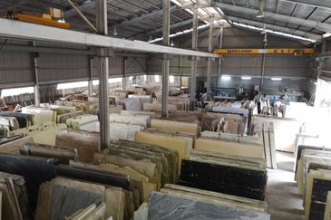 PUCHONG WAREHOUSE FOR SALE