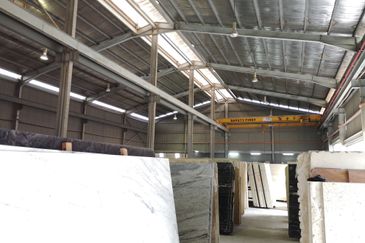 PUCHONG WAREHOUSE FOR SALE