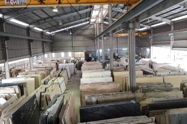 PUCHONG WAREHOUSE FOR SALE