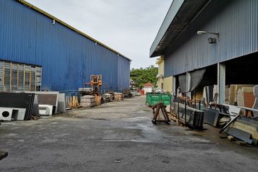 PUCHONG WAREHOUSE FOR SALE