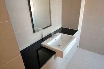 Lake Fields - Trilliums