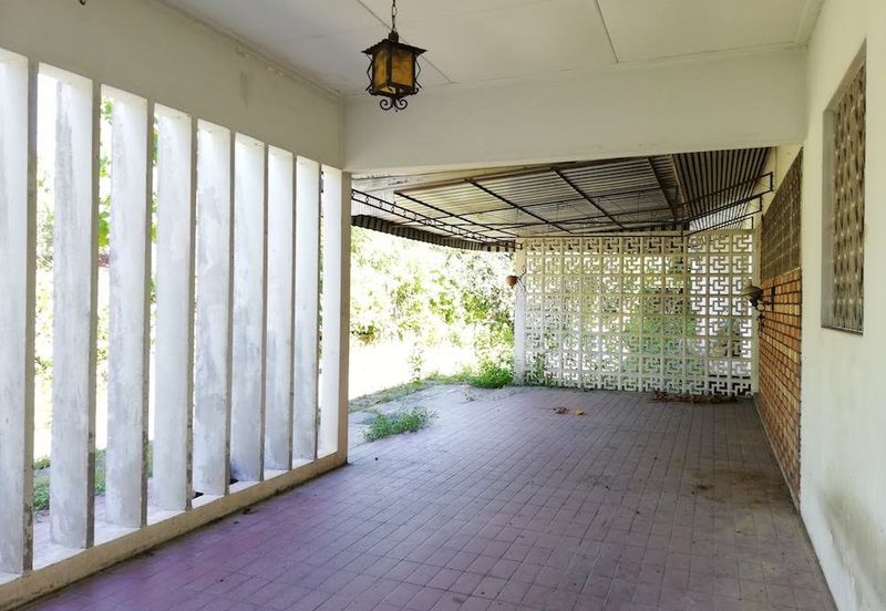 Good Buy! Gurney - KLCC view, flat land (15000sf @ RM490psf)