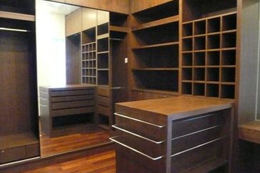 Large pool, park 8 cars (GOOD BUY!!) 