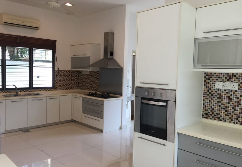 Bukit Pantai - KLCC view (9100sf land)