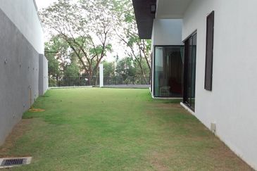 DH - Guarded, Lift, nice view, wheelchair friendly