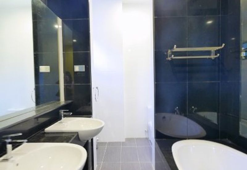 Kenny Hills -House for 2 generation (19700sf land)