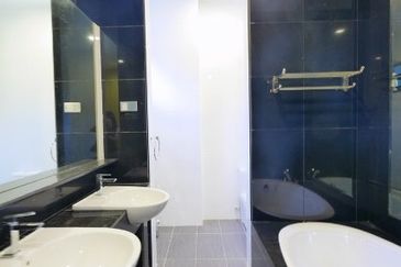 Kenny Hills -House for 2 generation (19700sf land)