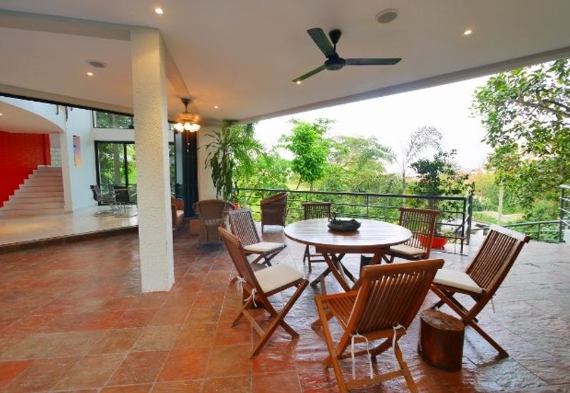 Kenny Hills -House for 2 generation (19700sf land)