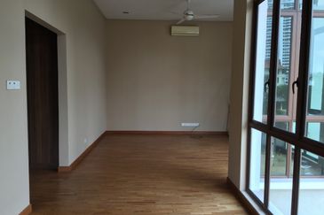 Kenny Hills - gated, pool (8400sf land) [near mall