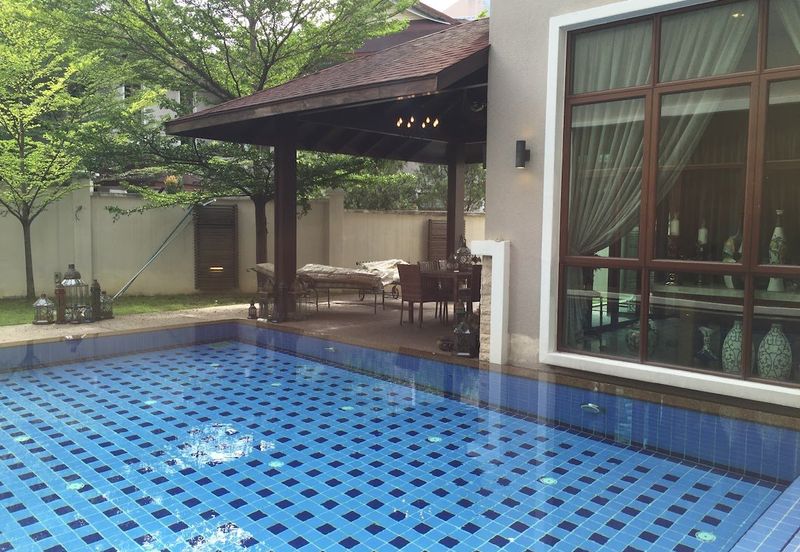 Kenny Hills - gated, pool (8400sf land) [near mall