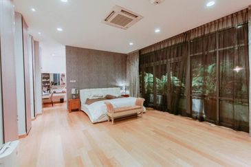 The Residence Mont Kiara-furnished, good condition