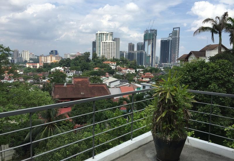 Bukit Pantai - large pool and garden, nice view