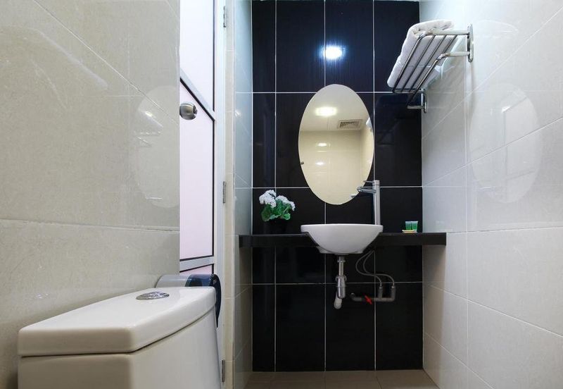 Melaka Hotel (37 room) 