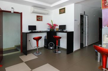 Melaka Hotel (37 room) 