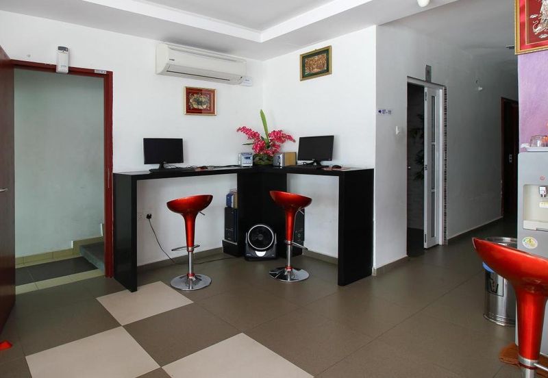 Melaka Hotel (37 room) 