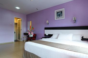 Melaka Hotel (37 room) 