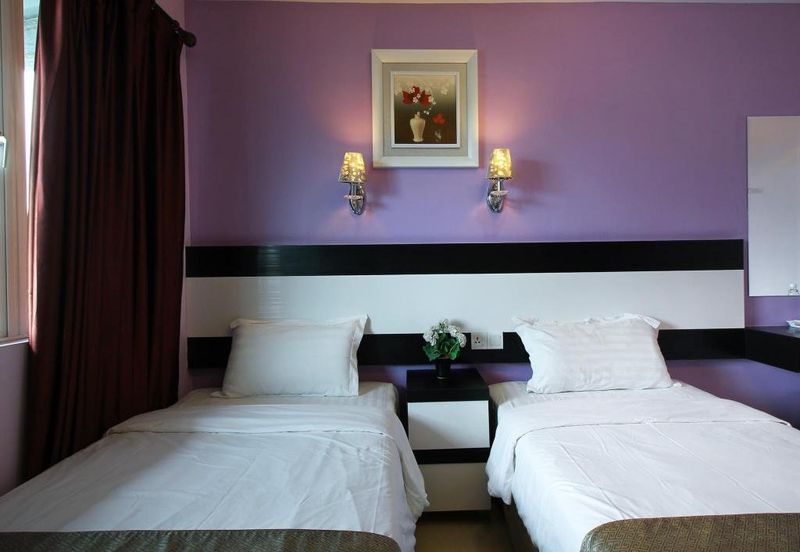 Melaka Hotel (37 room) 
