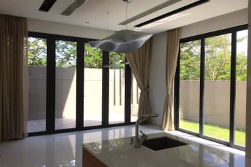 Seputeh Garden (few units)- GATED, greenery, quiet