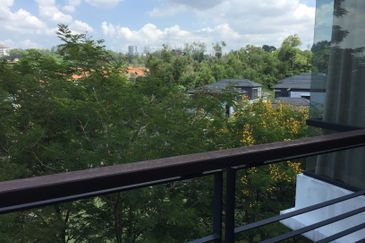 Seputeh Garden (few units)- GATED, greenery, quiet