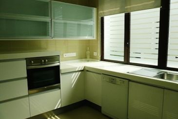 Villa Mont Kiara - gated, next to MKIS