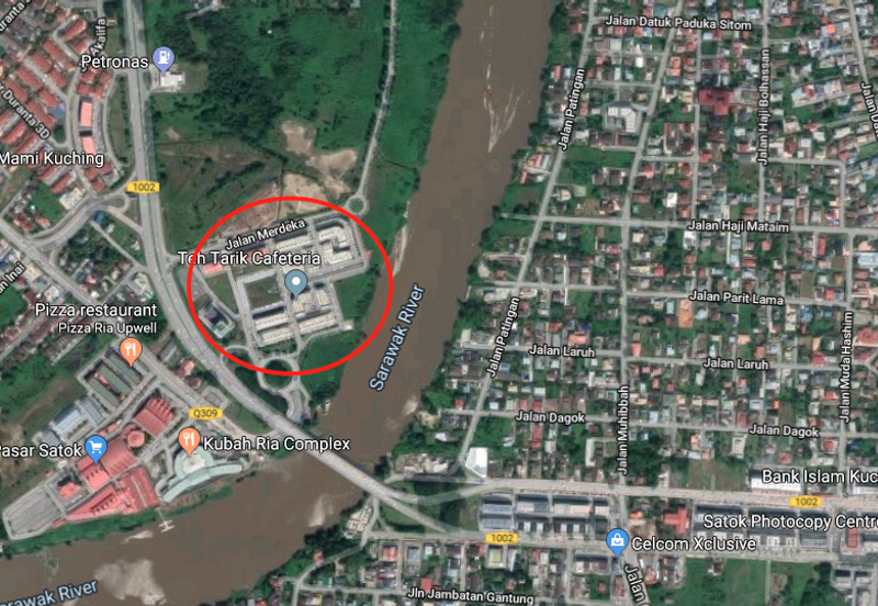 3-storey shophouse @ Riveredge, Kuching 