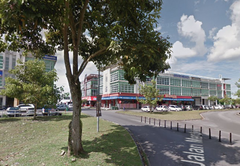 3-storey shophouse @ Riveredge, Kuching 