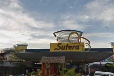 3 Storey Shop @ Taman Sutera Utama for Sale