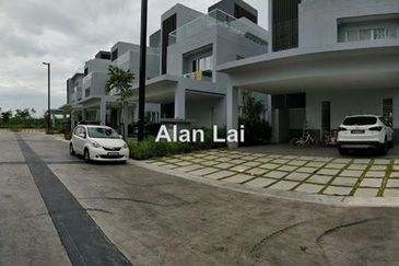 Perdana Lakeview East, Cyberjaya