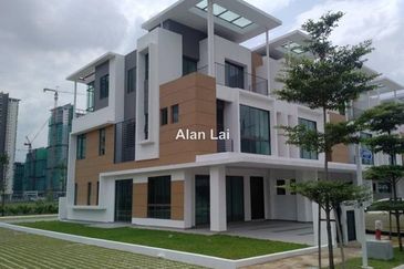 Lake Point Residence