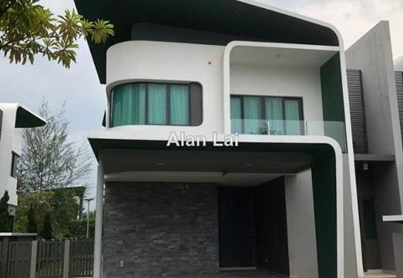 Isle of Kamares, Setia Eco Glades