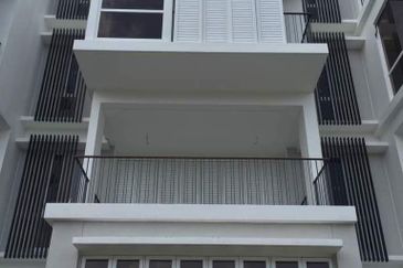 Emerald Bay @ Puteri harbour