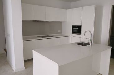 Emerald Bay @ Puteri harbour