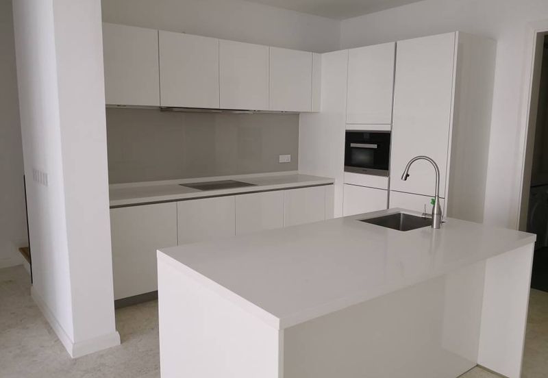 Emerald Bay @ Puteri harbour