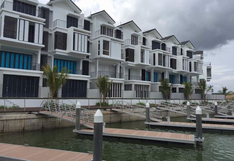 Emerald Bay @ Puteri harbour