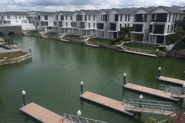 Emerald Bay @ Puteri harbour