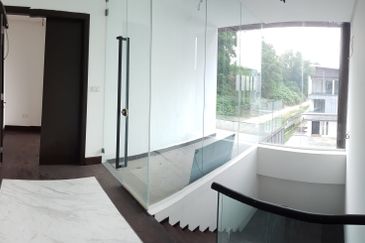 The Maisons, Perdana Lakeview East