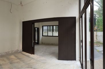 The Maisons, Perdana Lakeview East